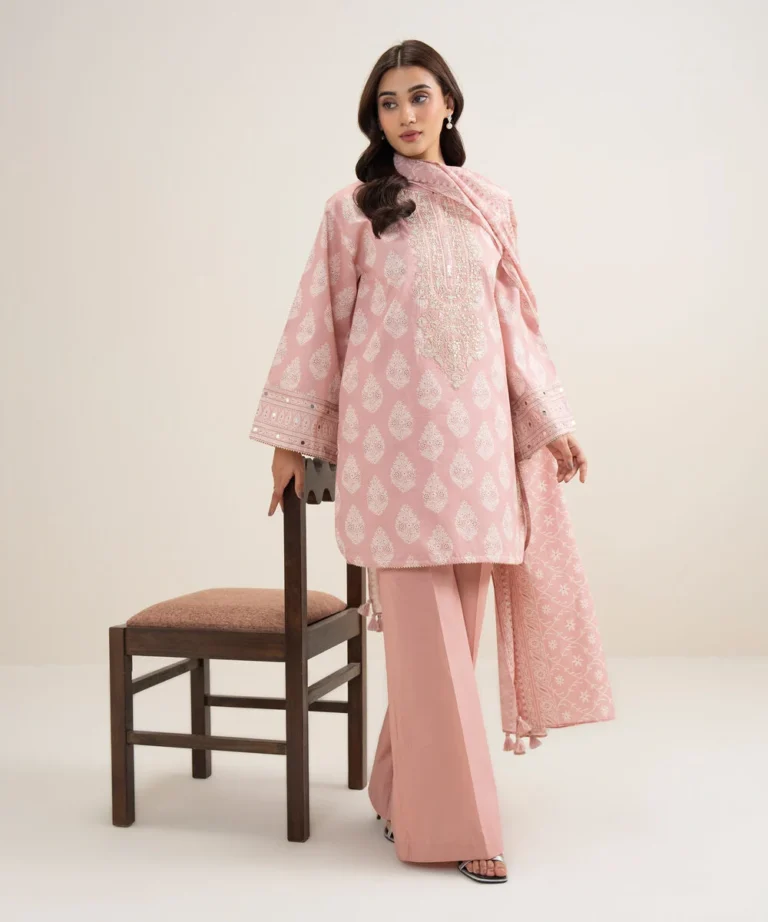 3 Piece – Embroidered Lawn Suit